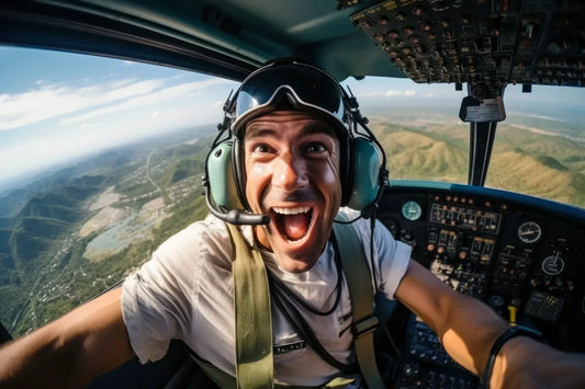 Portrait eines lachenden Hubschrauberpiloten
