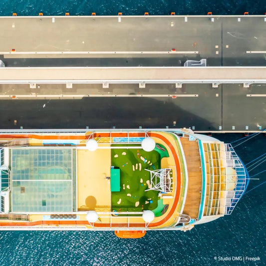 Kreuzfahrtschiff mit Driving Range